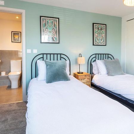 X-Large Two Bedroom & Two Bathroom Apartment With Free Evening Parking 南安普敦 外观 照片