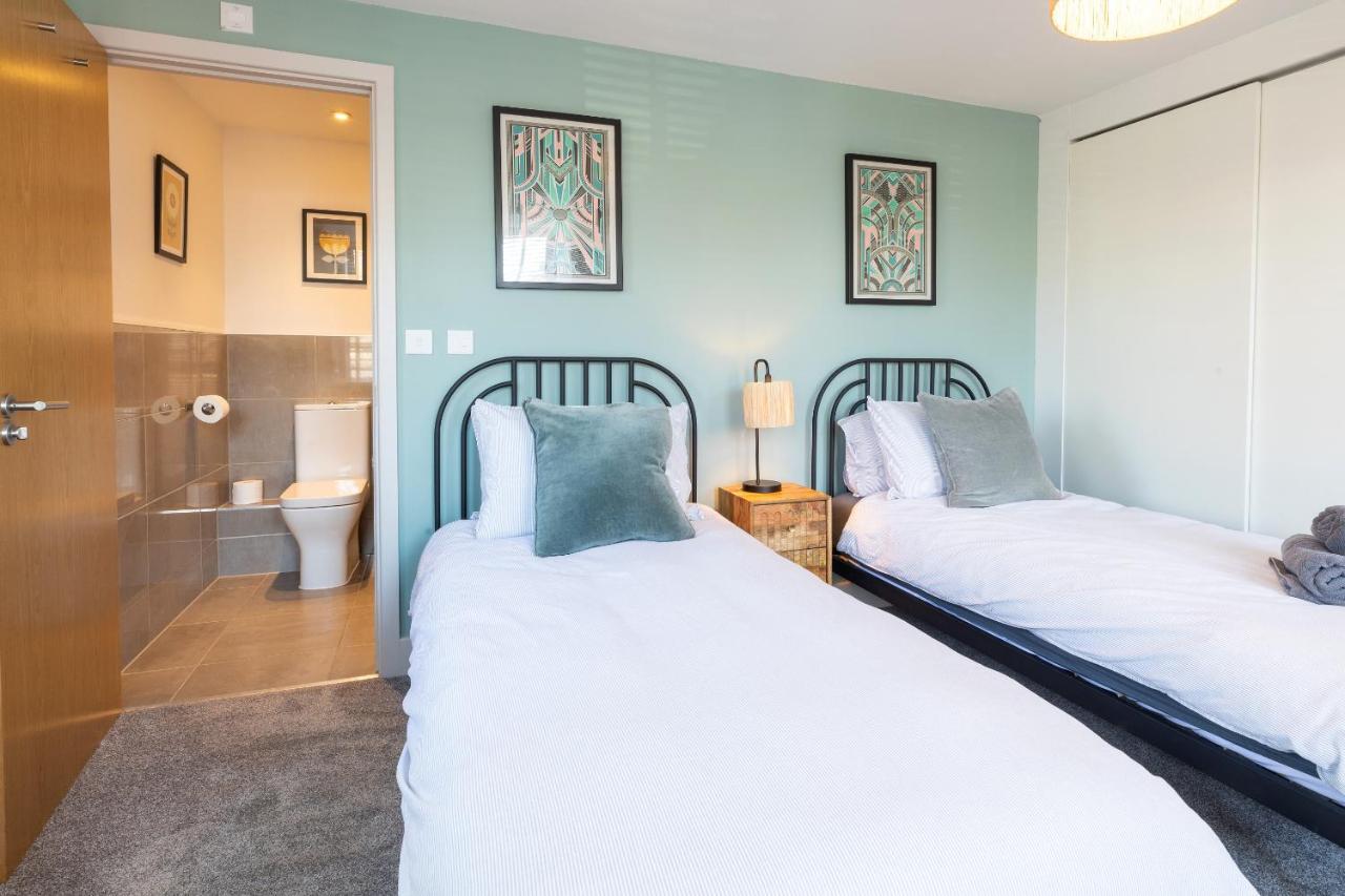 X-Large Two Bedroom & Two Bathroom Apartment With Free Evening Parking 南安普敦 外观 照片