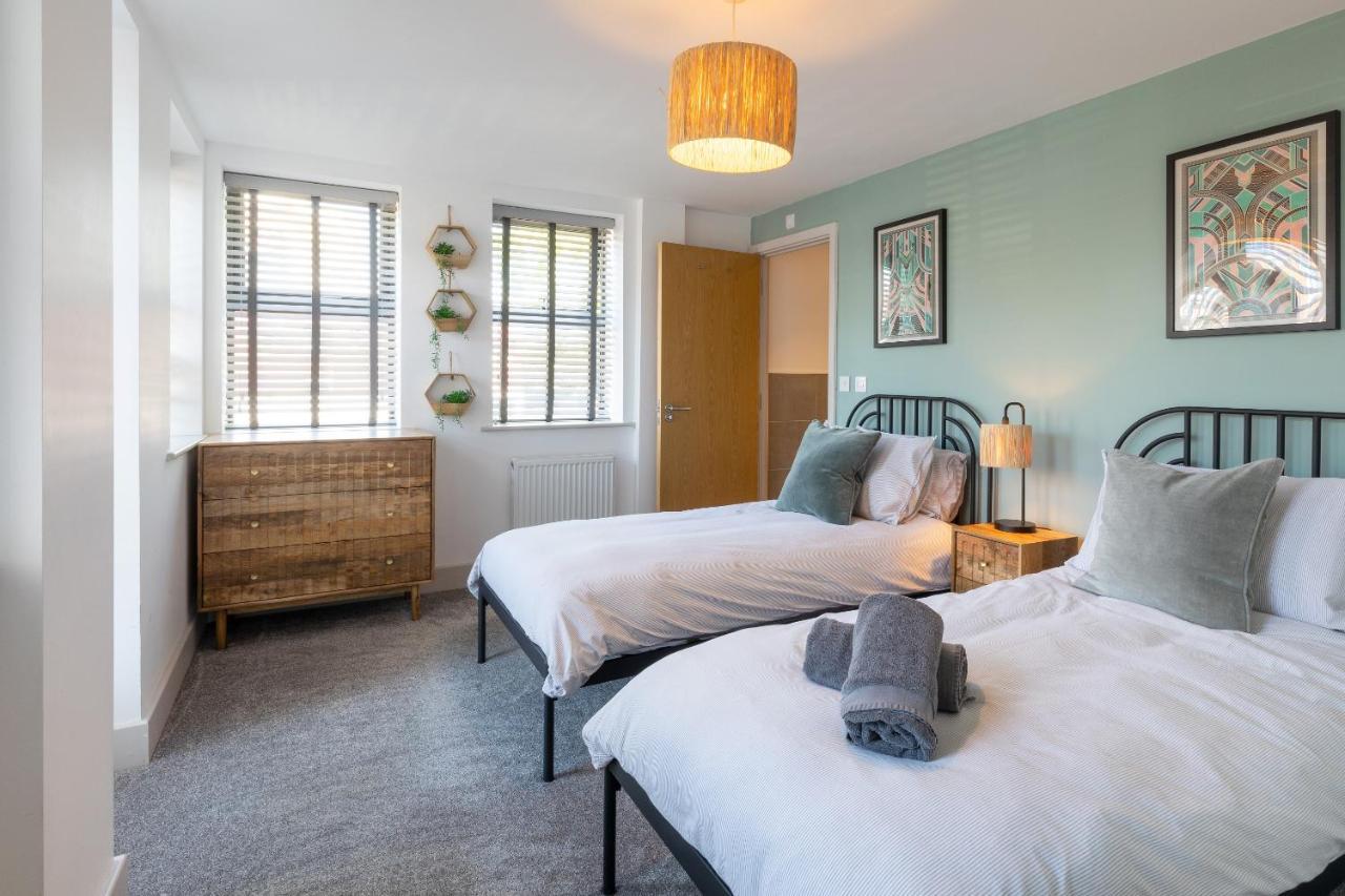 X-Large Two Bedroom & Two Bathroom Apartment With Free Evening Parking 南安普敦 外观 照片