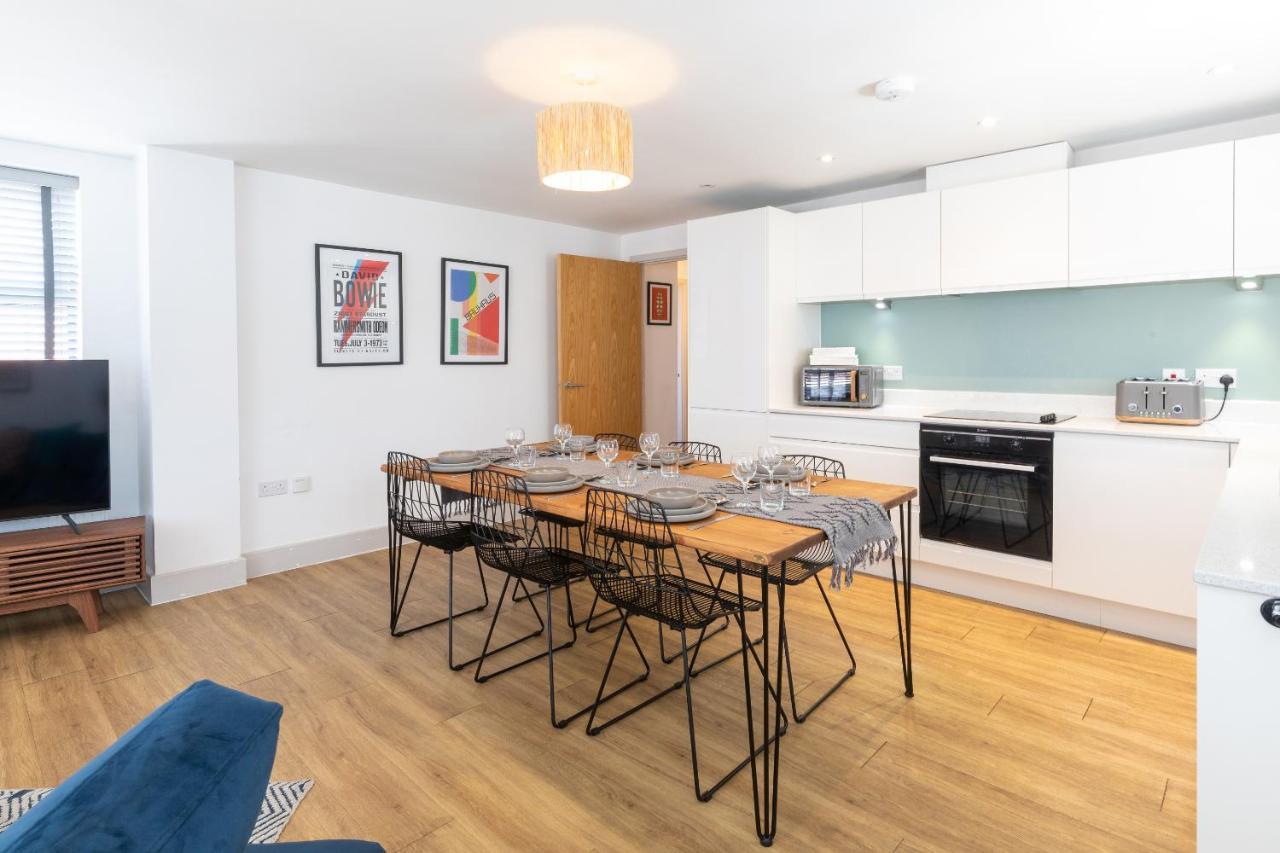 X-Large Two Bedroom & Two Bathroom Apartment With Free Evening Parking 南安普敦 外观 照片