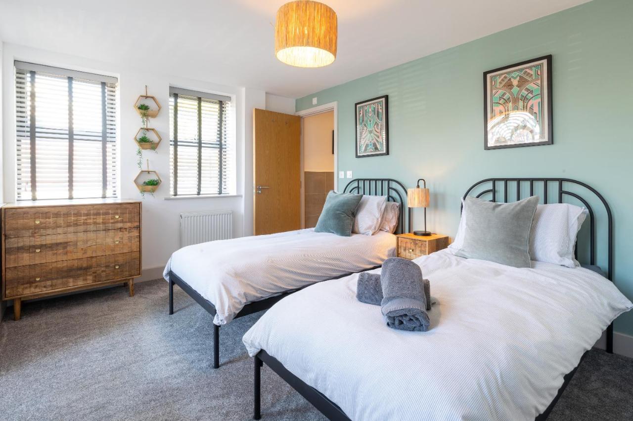 X-Large Two Bedroom & Two Bathroom Apartment With Free Evening Parking 南安普敦 外观 照片