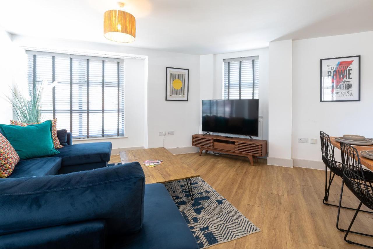 X-Large Two Bedroom & Two Bathroom Apartment With Free Evening Parking 南安普敦 外观 照片