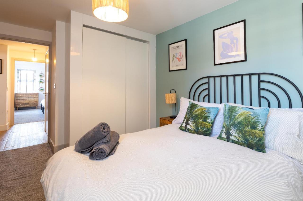X-Large Two Bedroom & Two Bathroom Apartment With Free Evening Parking 南安普敦 外观 照片
