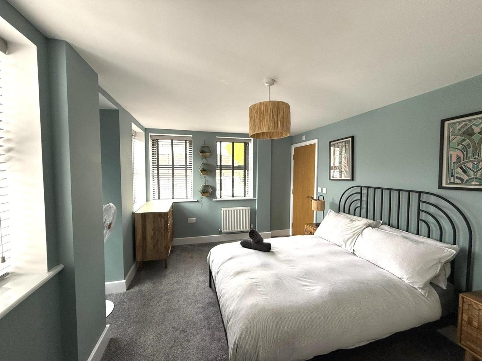 X-Large Two Bedroom & Two Bathroom Apartment With Free Evening Parking 南安普敦 外观 照片