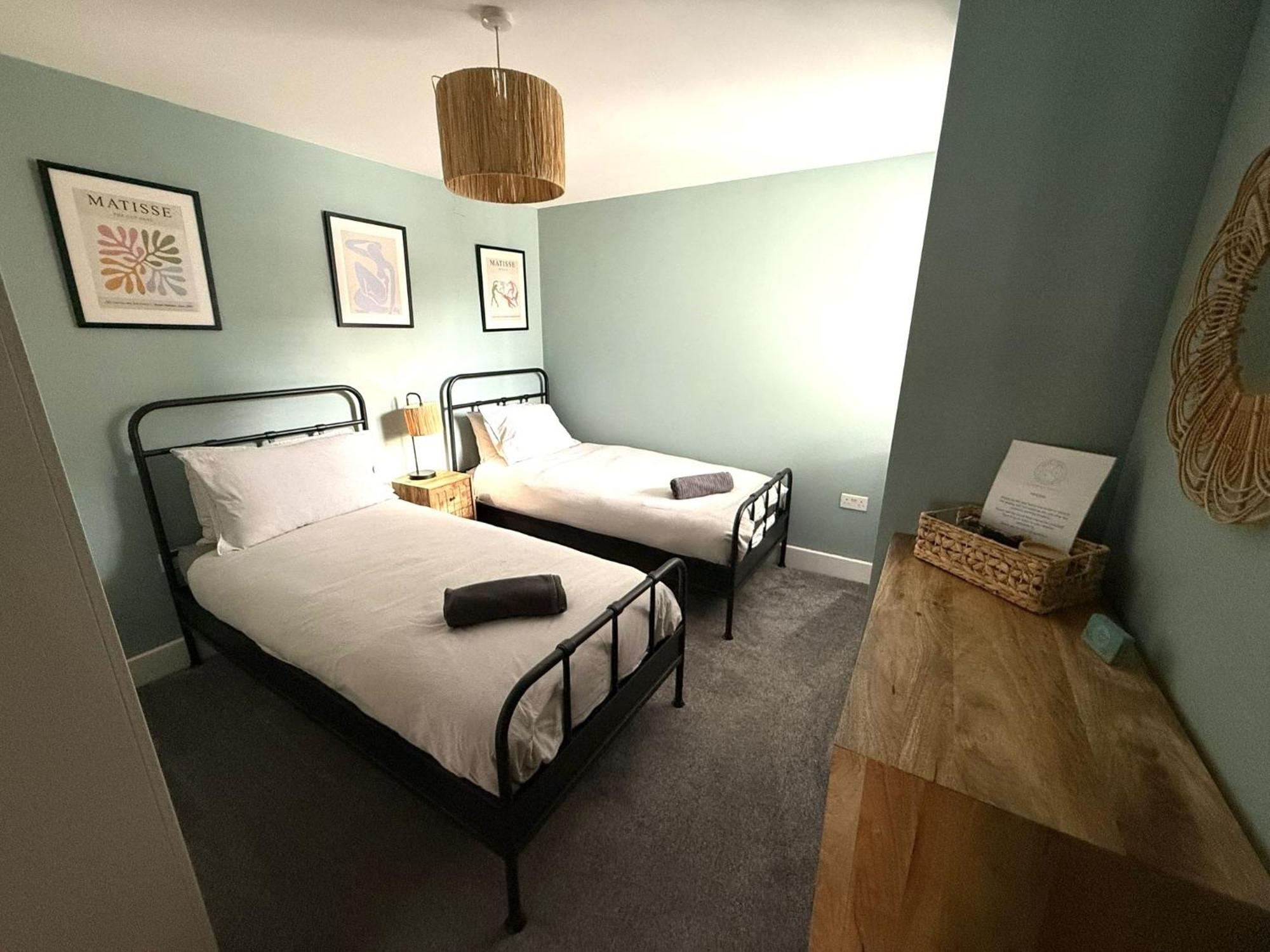 X-Large Two Bedroom & Two Bathroom Apartment With Free Evening Parking 南安普敦 外观 照片